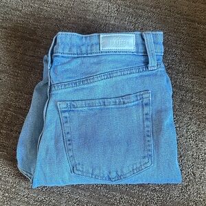 Hollister Ultra High-Rise Mom Jean